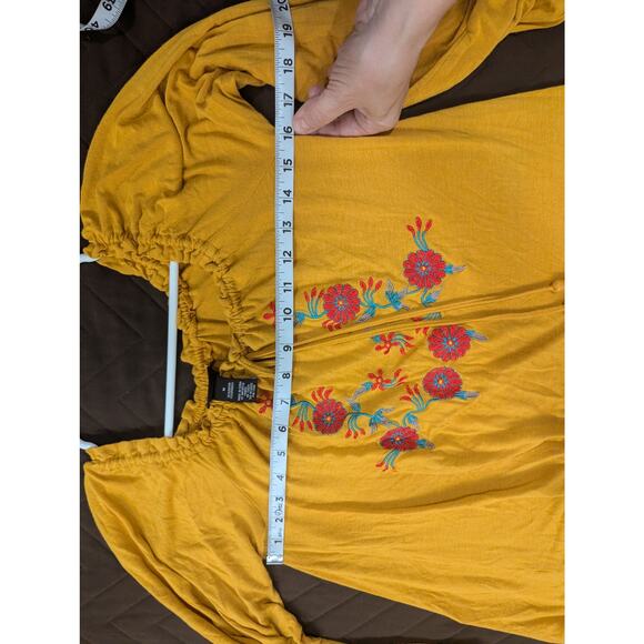 Pretty mustard peasant top w/floral embroidery by Rue 21 size Medium - Picture 6 of 9